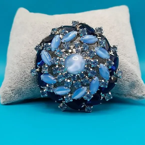 Vintage Blue Domed Rhinestone Brooch Light & Dark Blue Cabochon 1960s - Picture 11 of 11